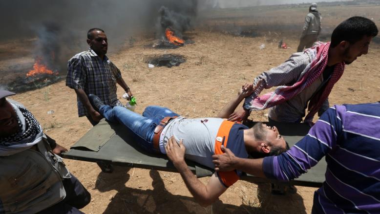 فلسطيني أصيب برصاص الاحتلال عند الحدود الجنوبية لقطاع غزة