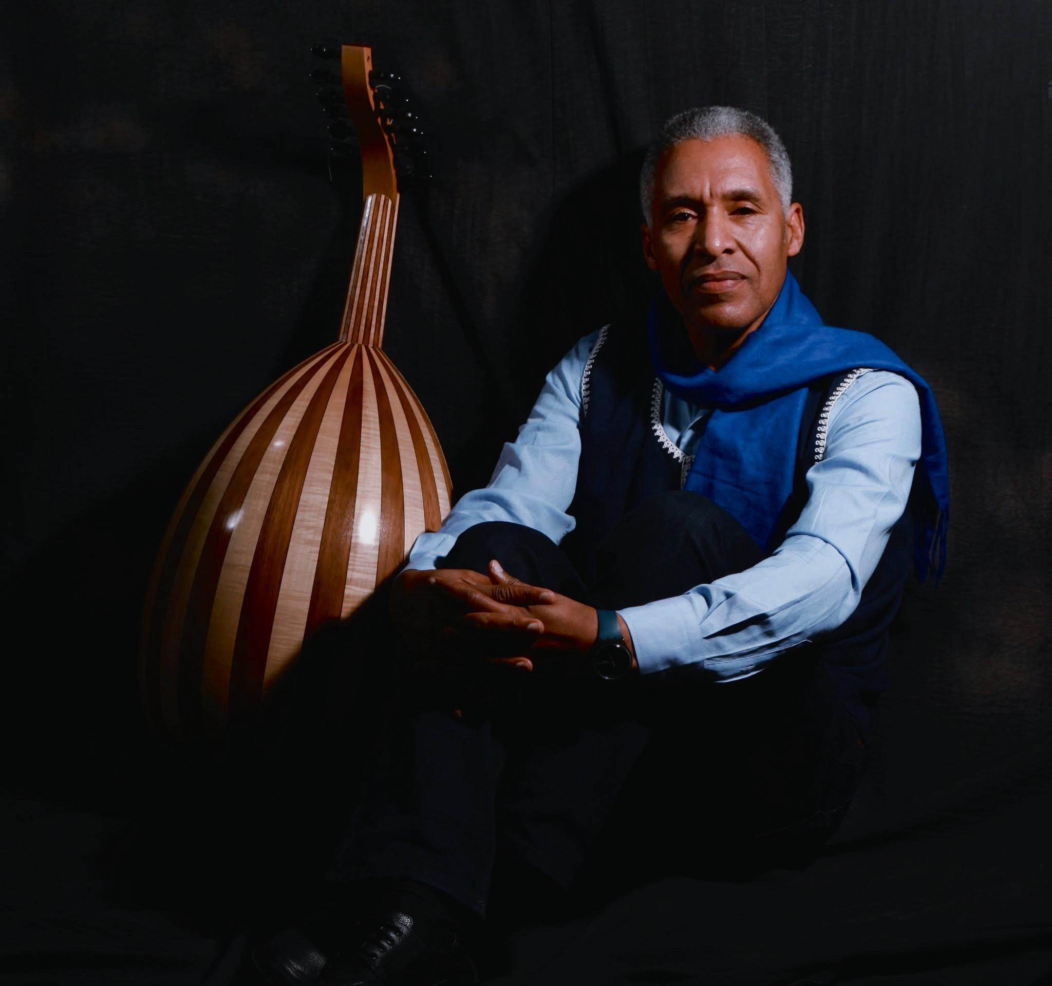 تتويج عبد الحق صابر تيكروين بجائزة "زرياب المهارات"