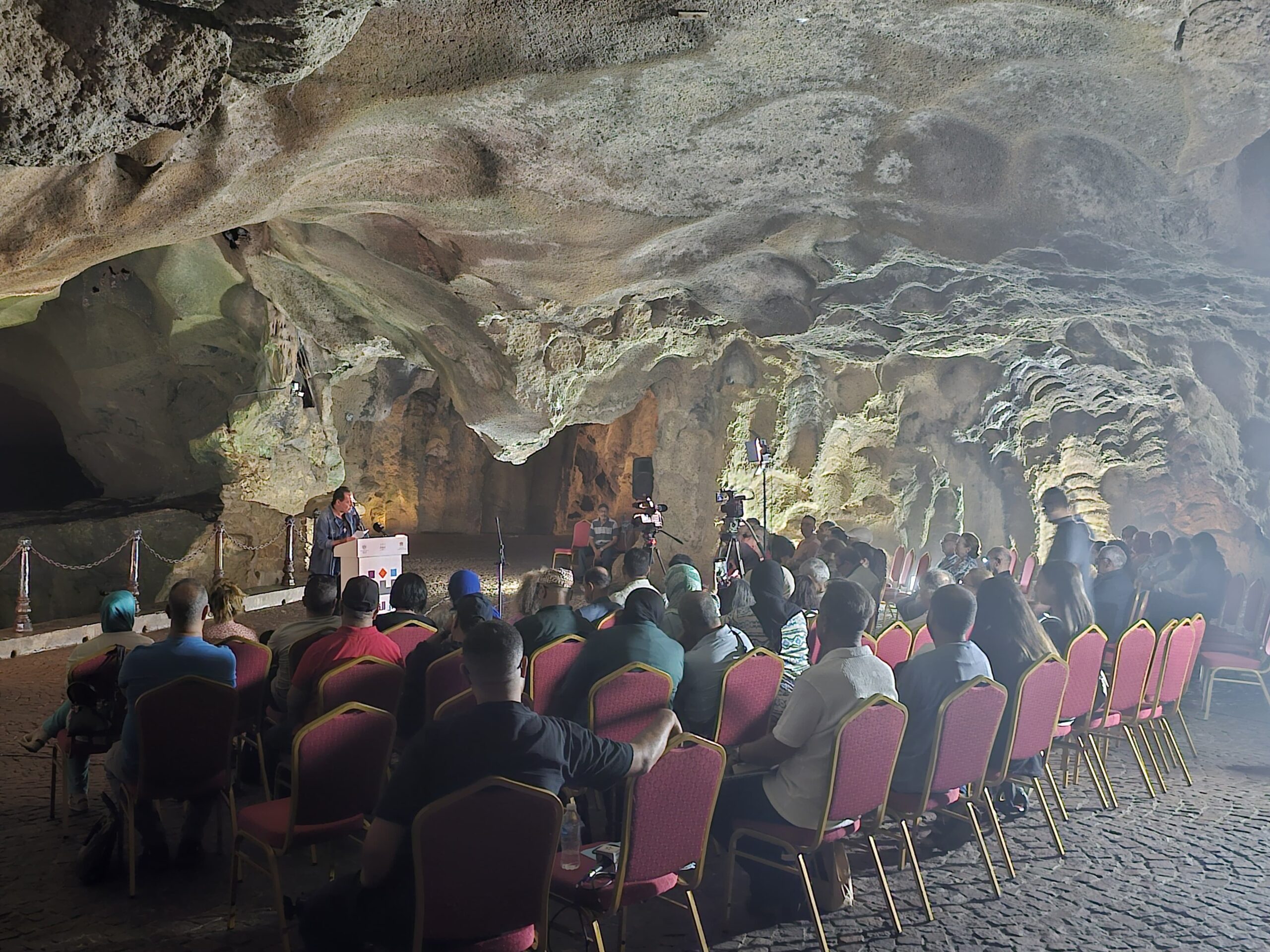 دار الشعر بتطوان مغارة هرقل