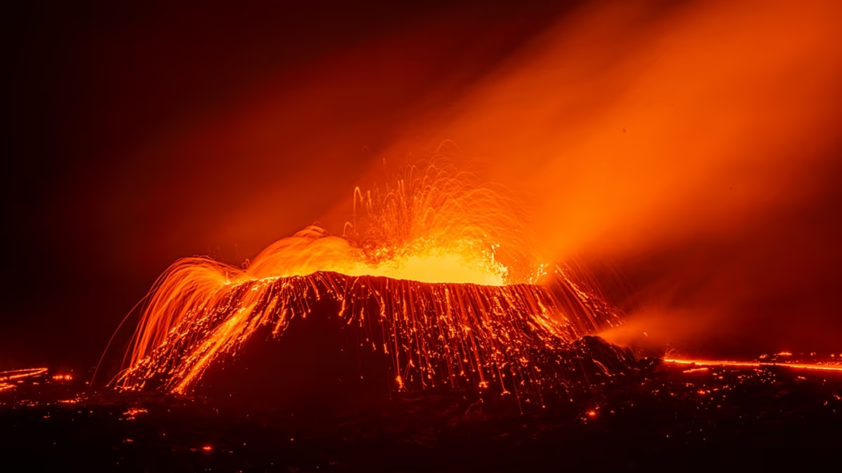 العمل الميكانيكي لثوران فيزوف