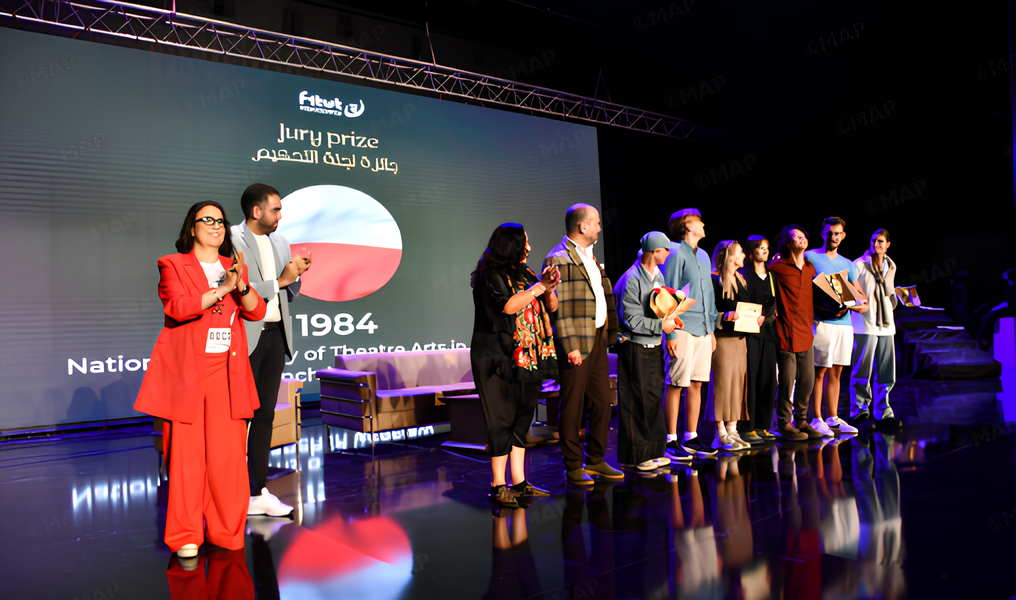 “سكرين” الإيطالية تتوج بالجائزة الكبرى للمهرجان الدولي للمسرح الجامعي بطنجة