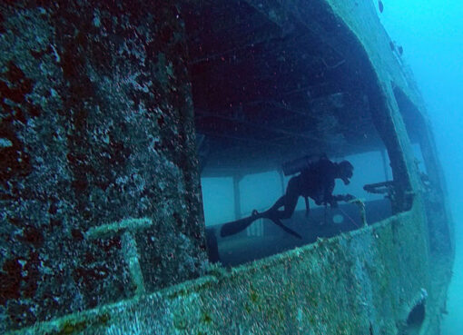 اكتشاف إزميل نجار في سفينة بيزنطية