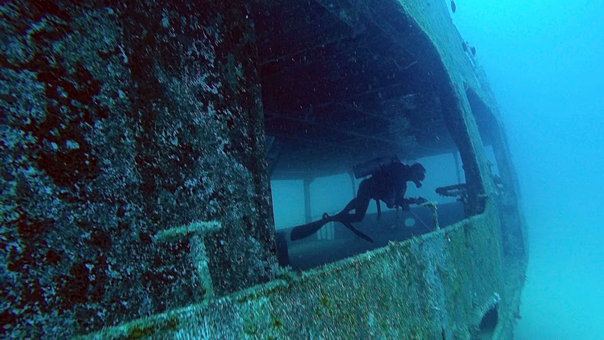 اكتشاف إزميل نجار في سفينة بيزنطية