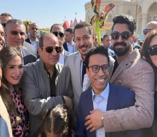 السيسي مع الفنانين