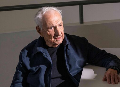 وفاة فرانك جيري