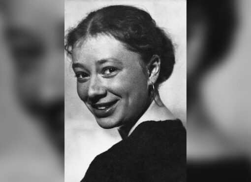 ناتاليا راخمانوفا مترجمة الهوبيت