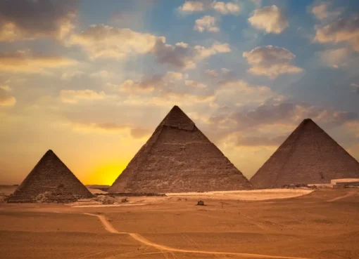 اكتشاف أثري قرب أهرامات الجيزة