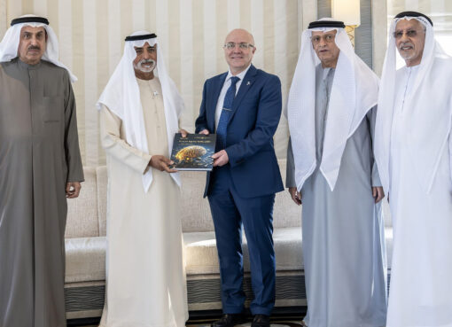 كتاب عقول رقمية وهوية متجددة