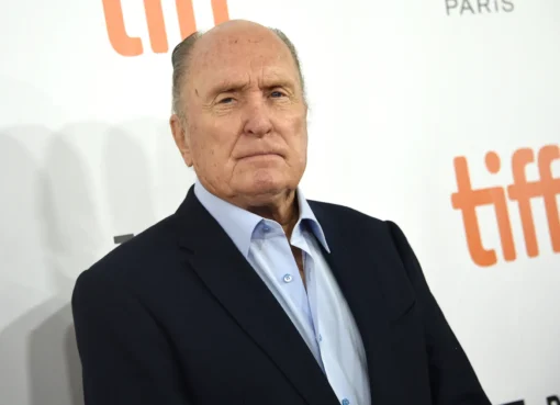 وفاة روبرت دوفال