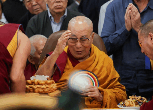 فوز الدالاي لاما بجائزة غرامي