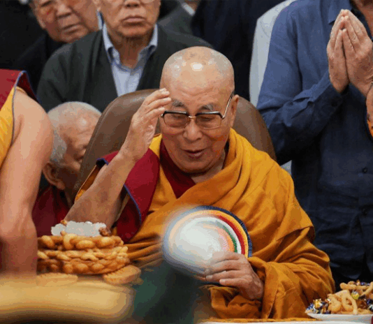 فوز الدالاي لاما بجائزة غرامي