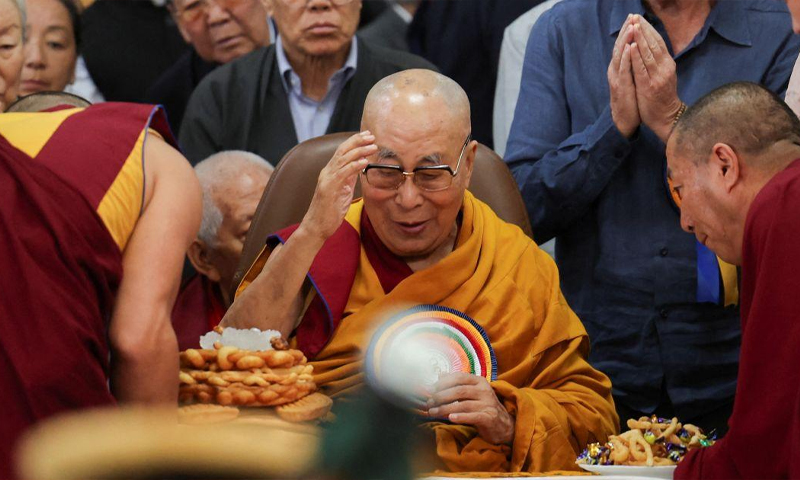 فوز الدالاي لاما بجائزة غرامي