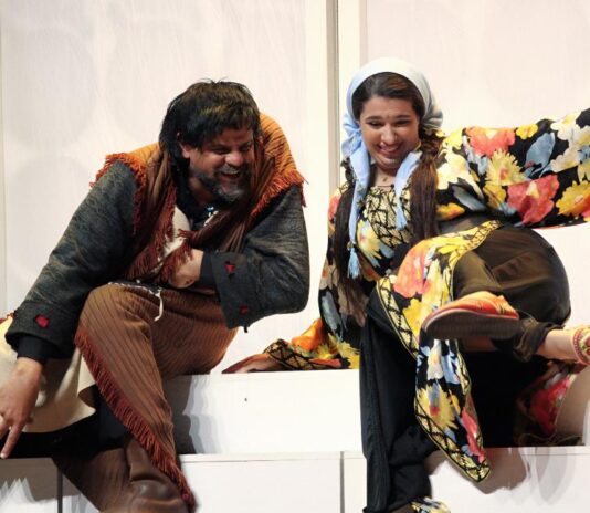 مسرحية قايد الواد لعمر الجدلي