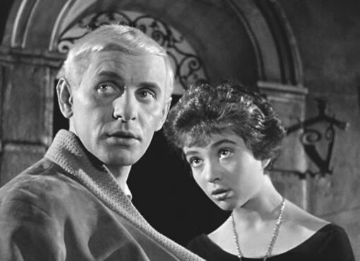 عرض فيلم السحرة الأبرياء